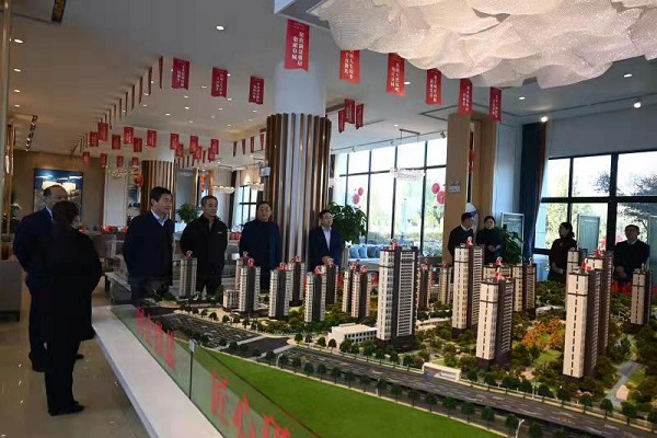 省Z6·尊龙凯时集团外部董事调研徽盐地产六安项目、霍邱项目